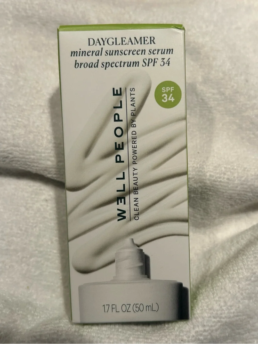 Well People Daygleamer Mineral Sunscreen Serum SPF 34 - NIB